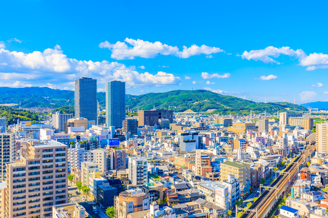 活発な商業エリアと大型施設